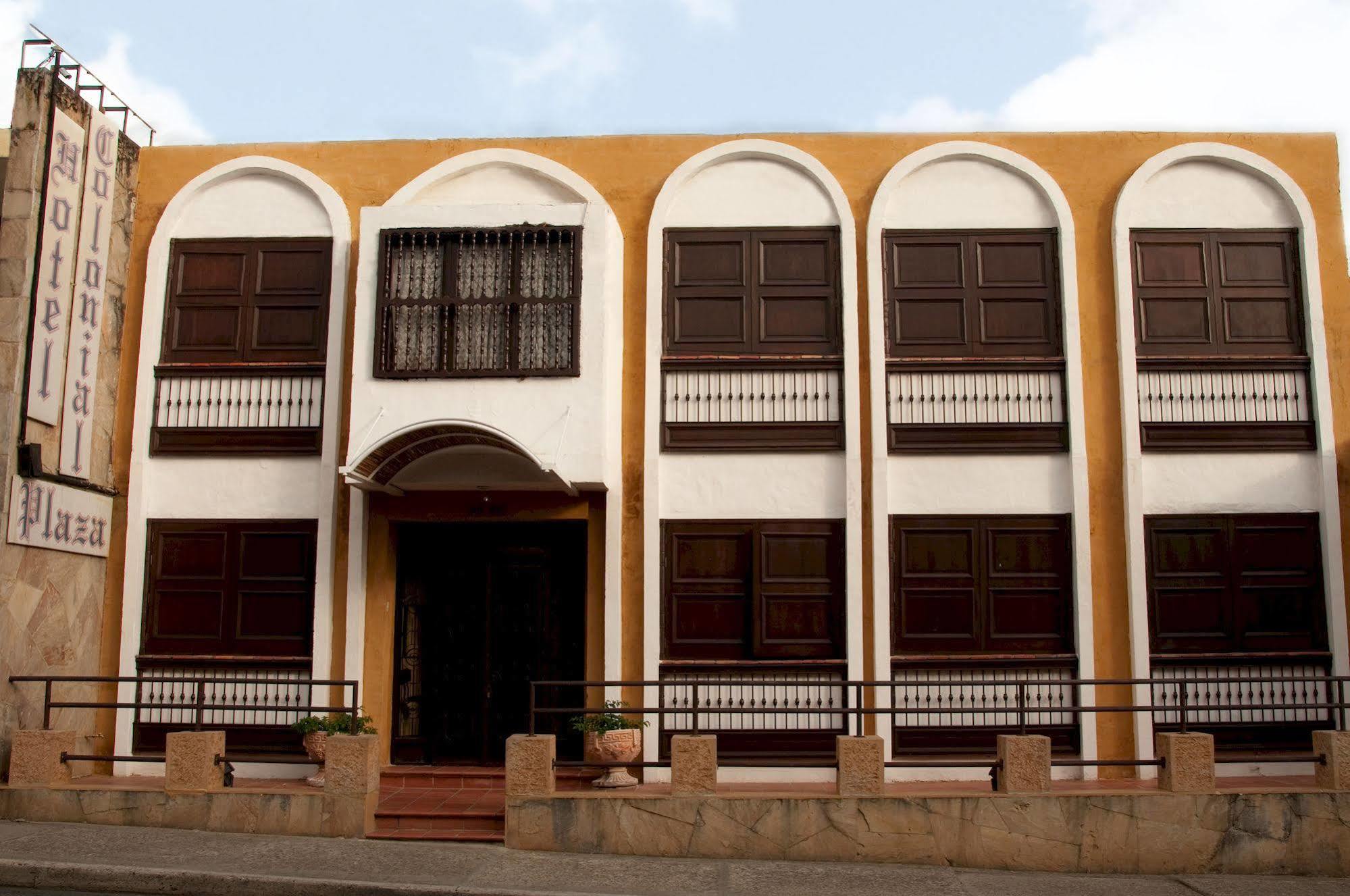 Hotel Colonial Plaza Bucaramanga Buitenkant foto